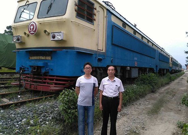 中煤集团销售的火车机车在某重点铁路段成功运行