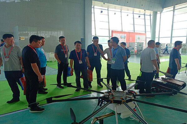 中煤集团旗下卡特机器人公司精彩亮相第二届山东省城市建设博览会