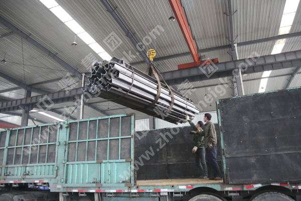 中煤集团一批U型钢支架发往青海