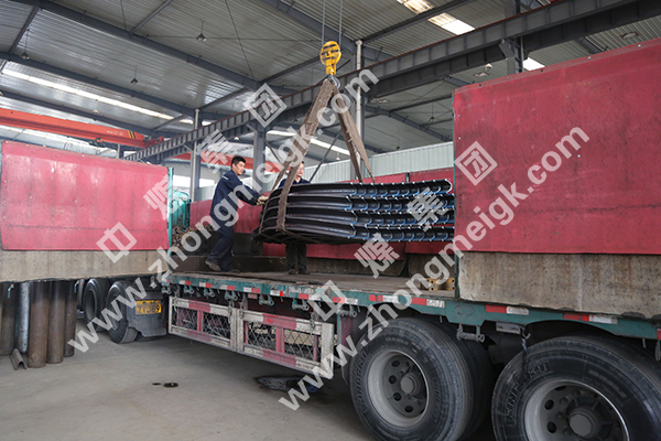 中煤集团一批U型钢支架发往黑龙江黑河