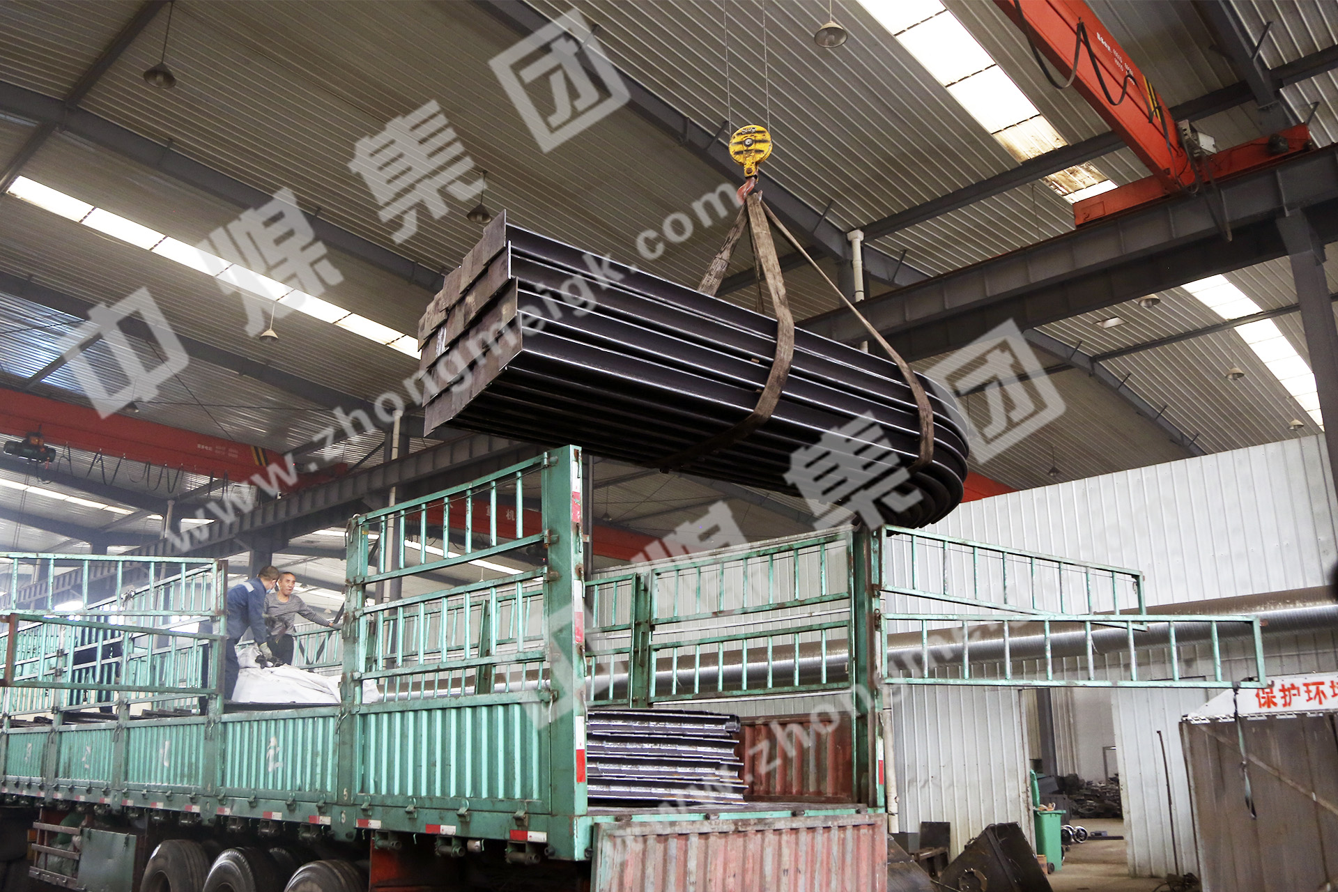 中煤集团一批新型U型钢支架发往辽宁鞍山